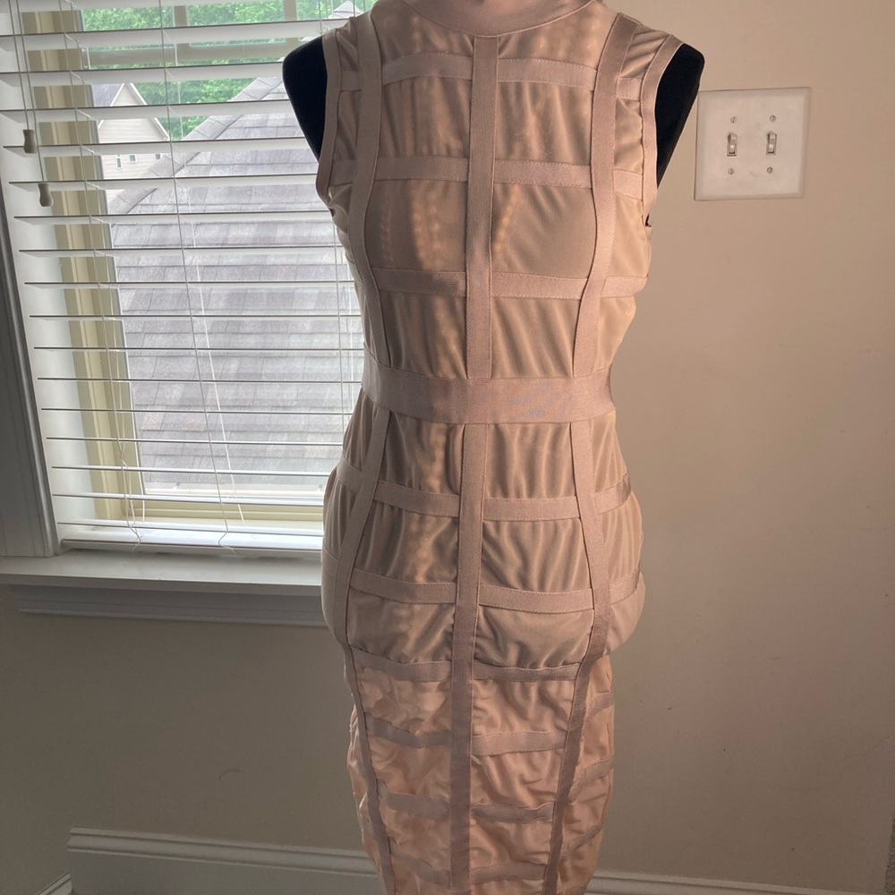 Elegant Beige Sleeveless Dress